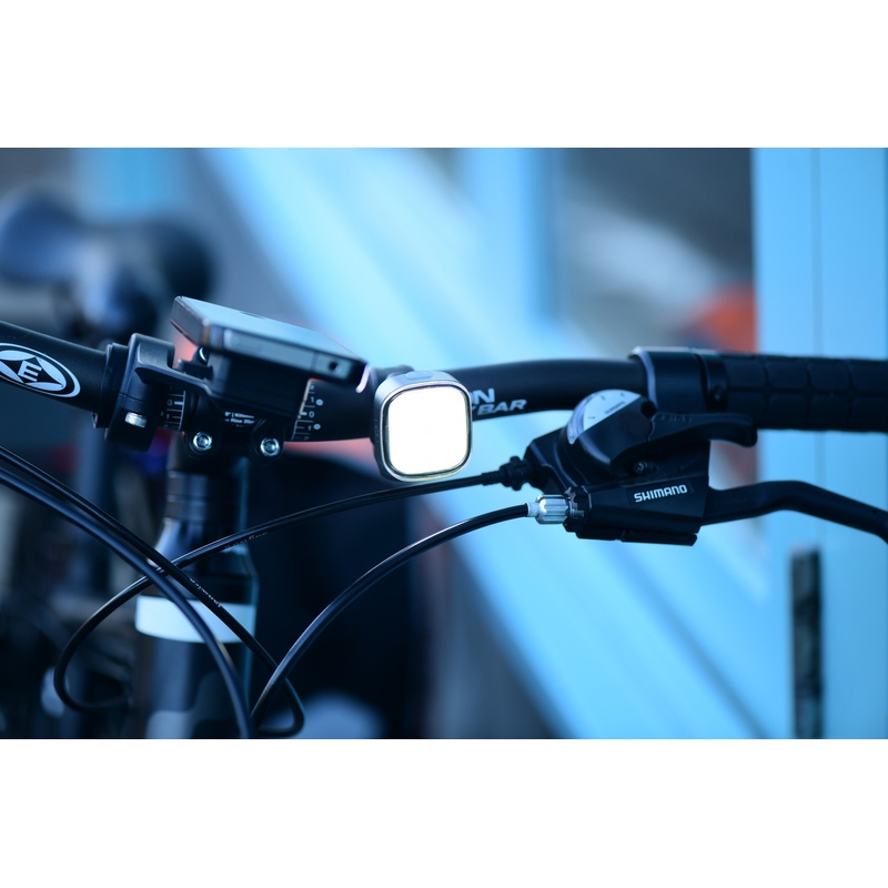 Predné svetlo na bicykel Oxford Ultratorch Cube