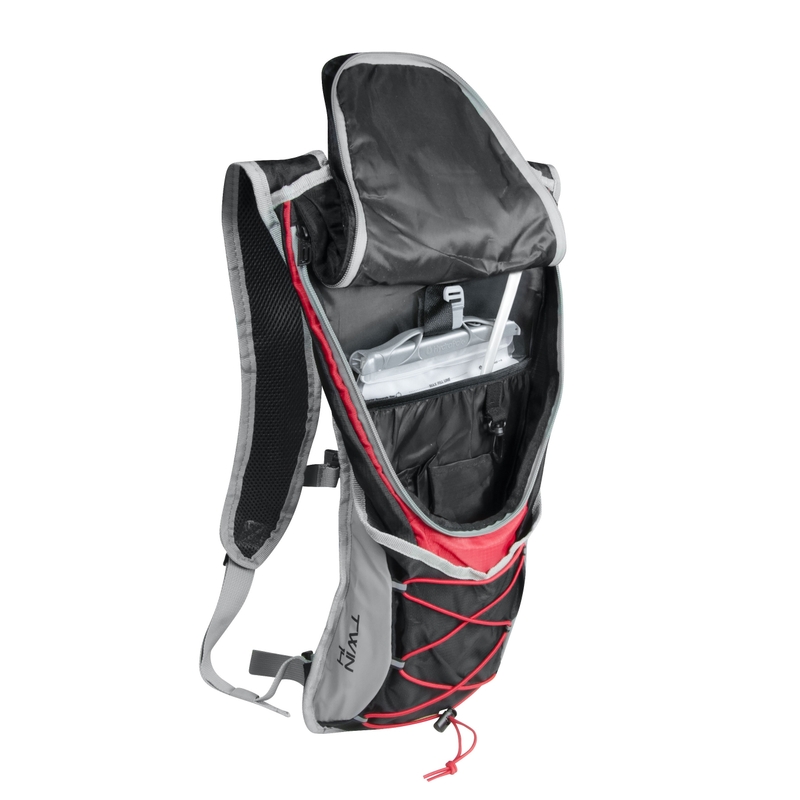 Cyklo batoh FORCE Twin Plus 14 l čierno-červený s hydrovakom výpredaj